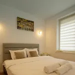 The Comfort Cove - Ultra Central